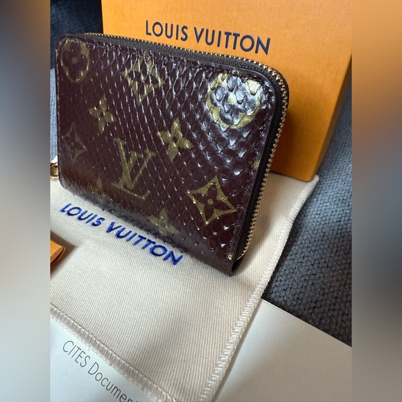 Louis Vuitton monogram Python padlock zippy wallet - Picture 5 of 11